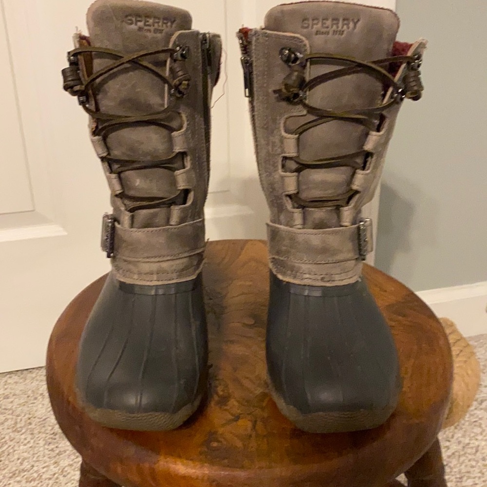 Sperry snow boots size 9 grey and burgundy